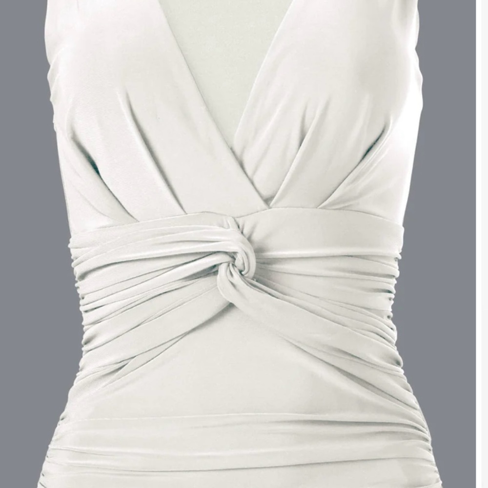 VENUS Knot Front Sleeveless Top